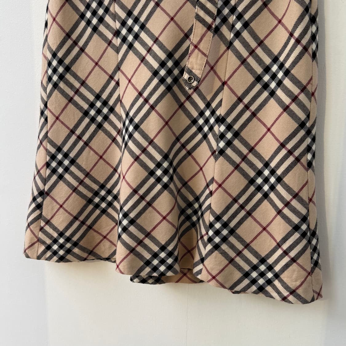 버버리 블루라벨 베이지 노바체크 벨티드 미디스커트 상품이미지6