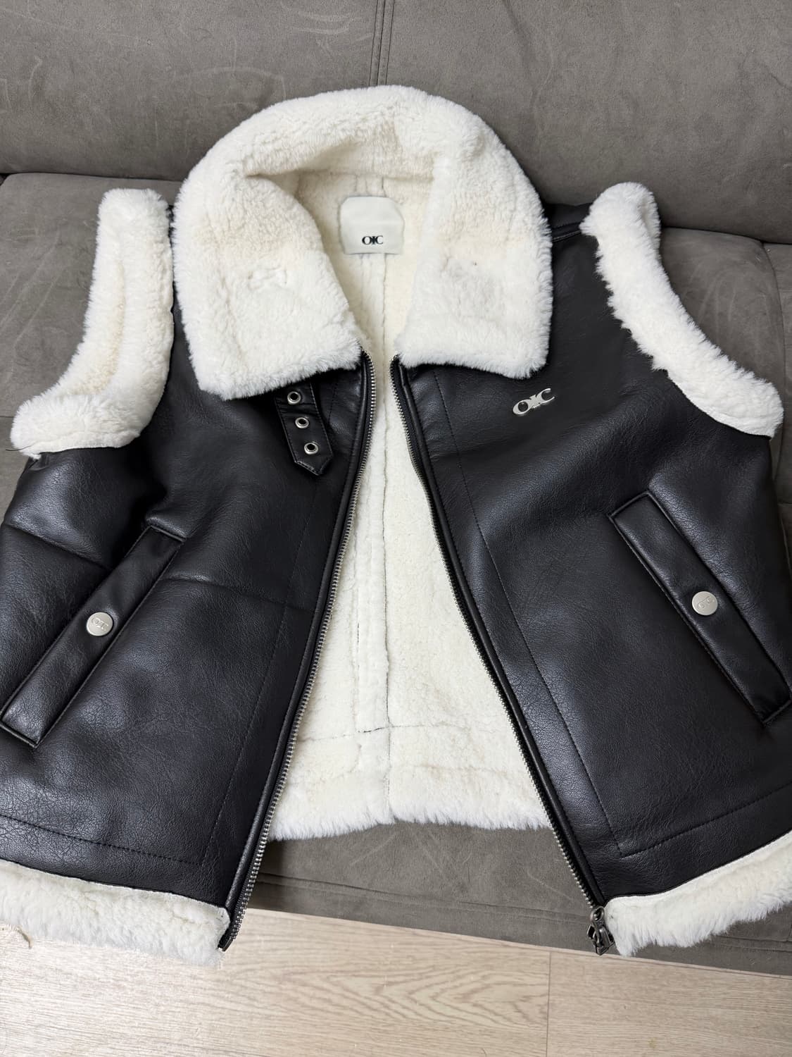 오아이오아이 무스탕 조끼 상품이미지4