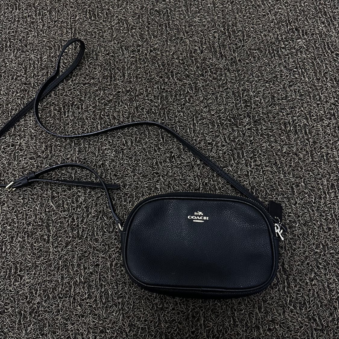 COACH 코치 제이미 카메라백 여성 미니 크로스백 블랙 상품이미지3