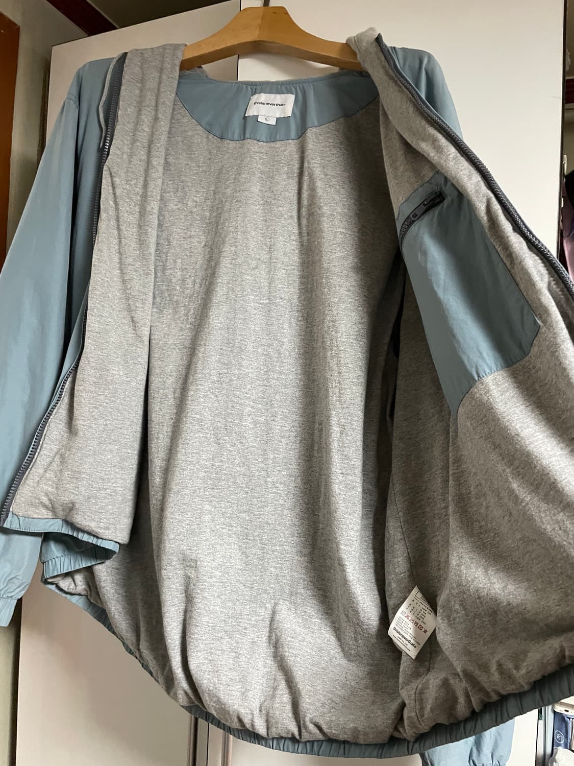 디스이즈네버댓 후드 바람막이 L 상품이미지3