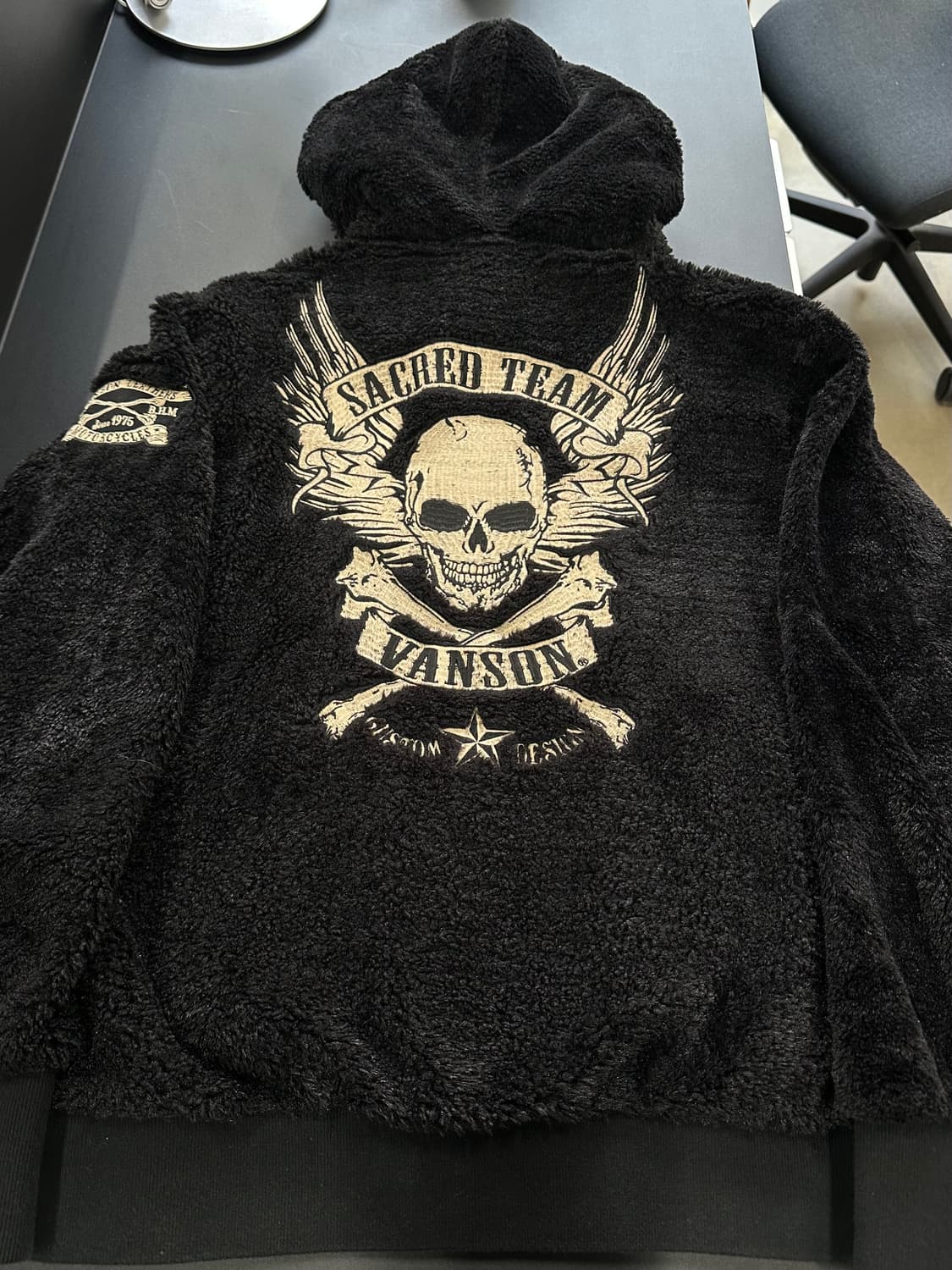 벤슨 핸드워머 스컬윙빅로고 플러피 후드자켓 상품이미지6