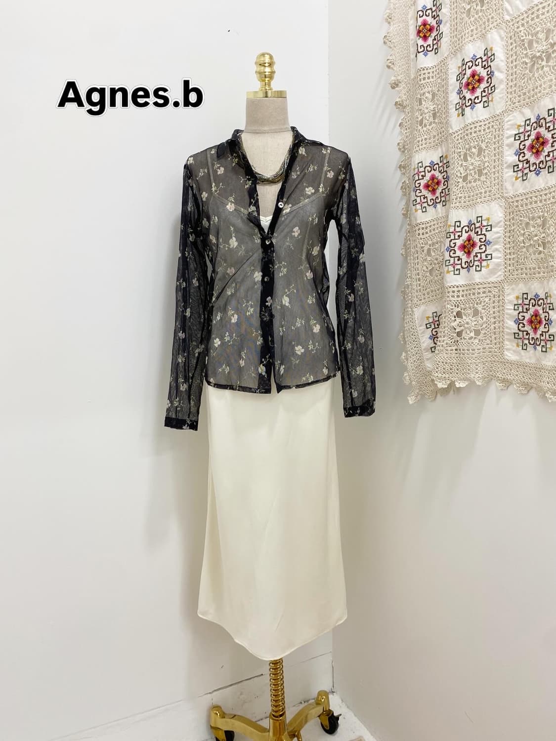 Agnes.b 블랙 플라워 시스루 셔츠 상품이미지1