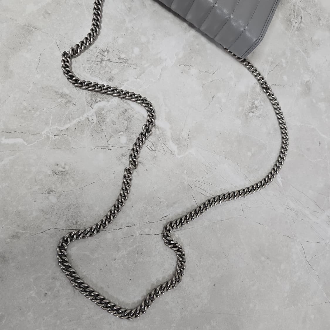 구찌 GG 마몬트 마틀라쎄 체인 숄더백 판매 상품이미지2