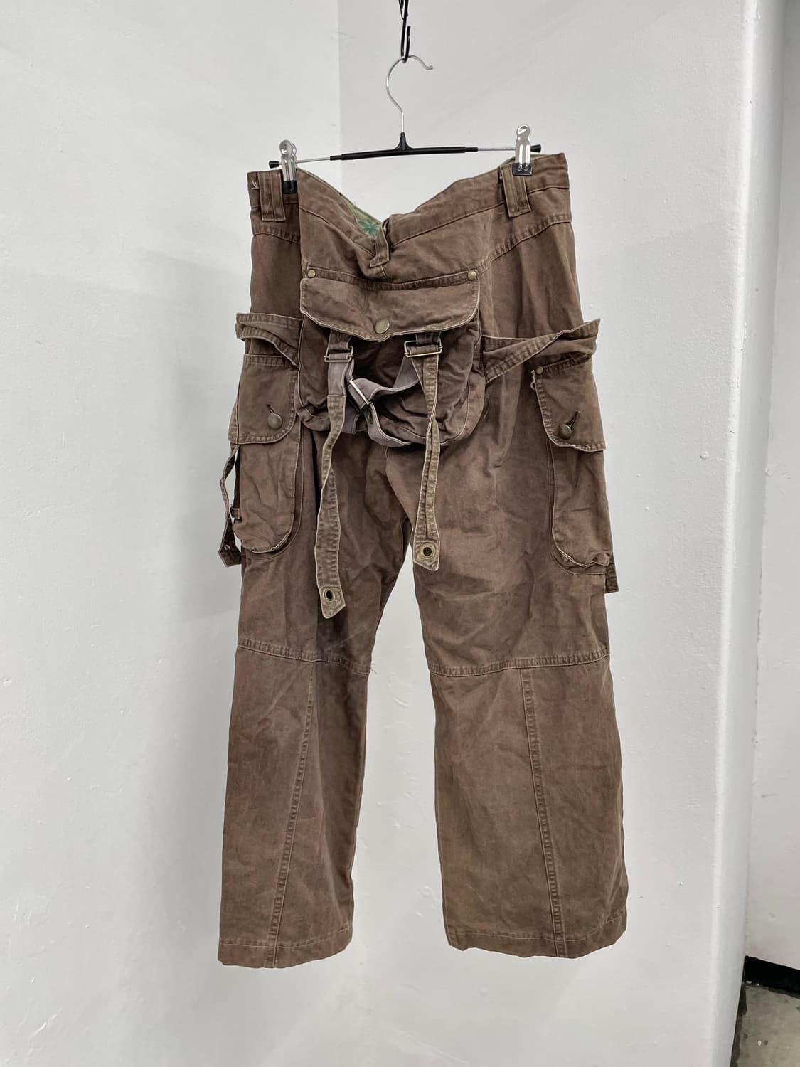 브라운 포켓 디테일 카고팬츠 상품이미지4