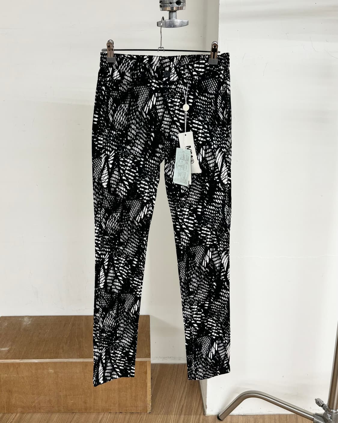 엠엠식스 오버프린트 스키니 레그 팬츠 상품이미지1