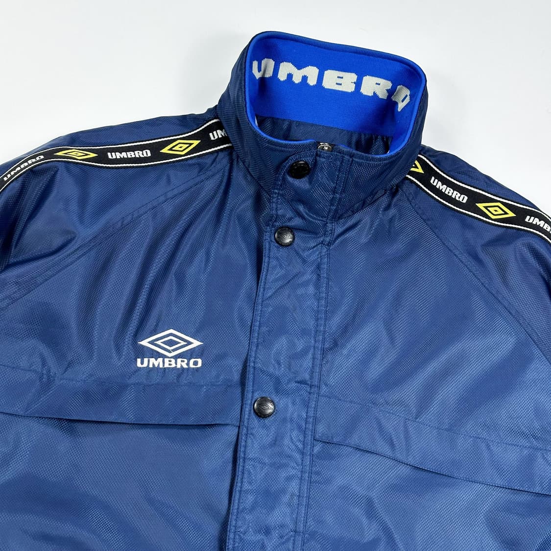 엄브로 올드스쿨 사이드라인 바람막이 3XL 상품이미지3