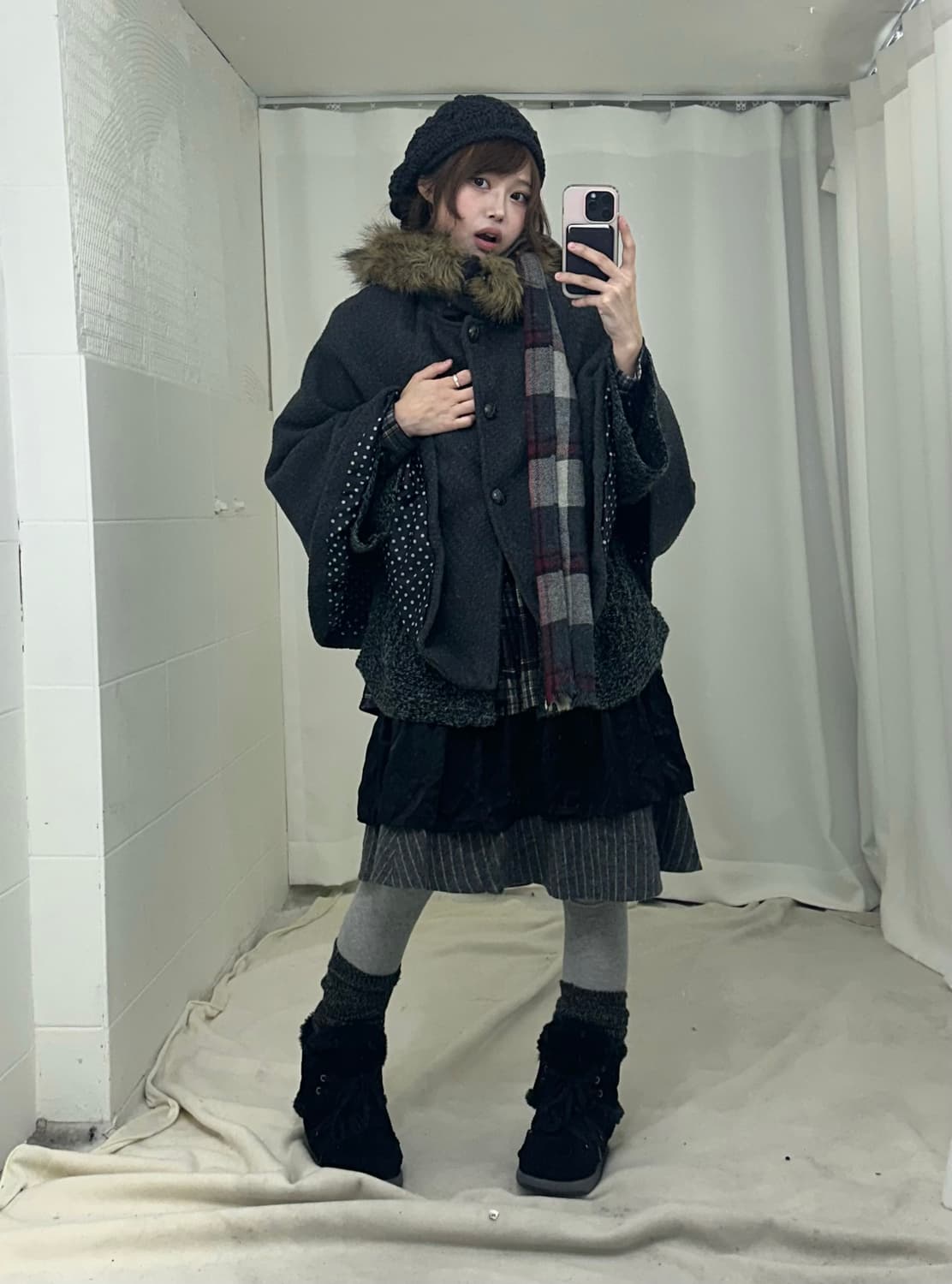 사와코 케이프 코트 무채색 니혼진 코디세트 상품이미지1