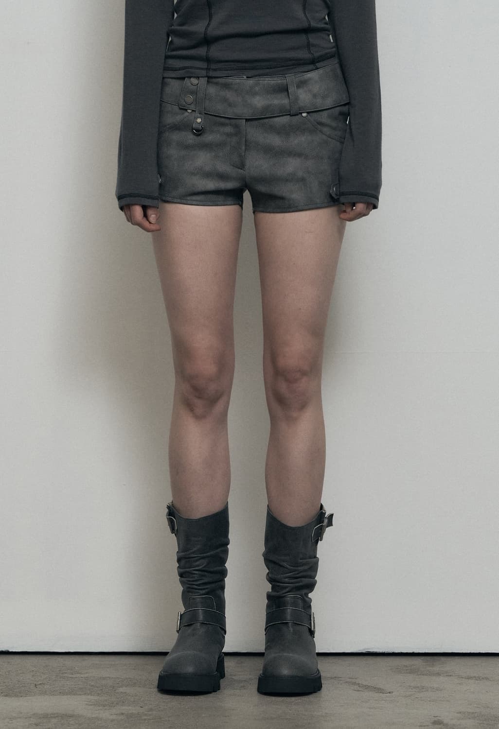 [3] 보헤미안서울 레더 그레이 쇼츠 상품이미지4