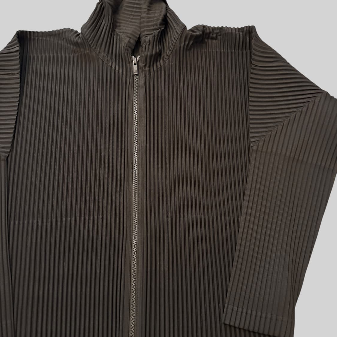 이세이미야케 옴므플리세 후드집업 머드브라운 JL126 3 상품이미지3