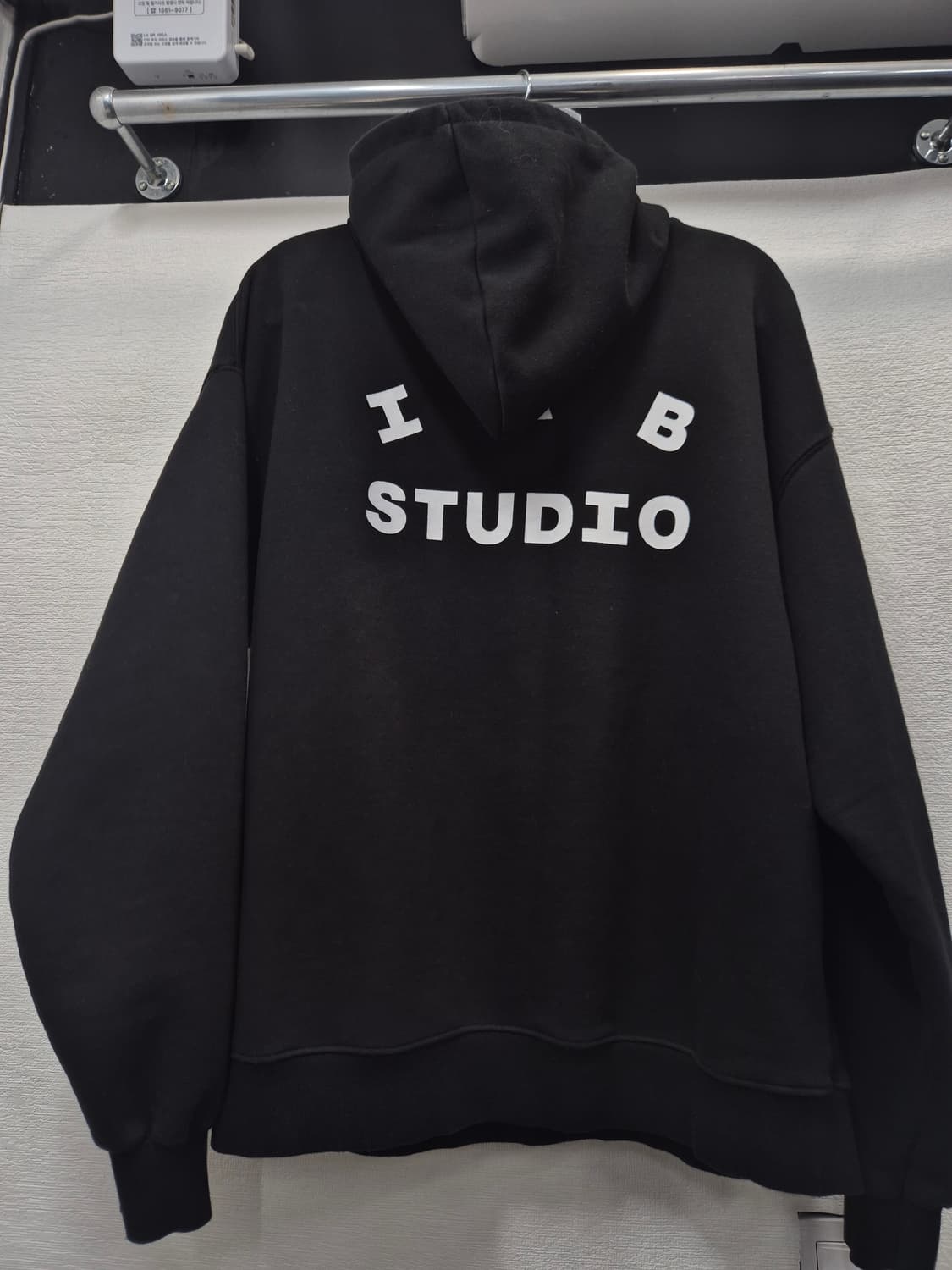 아이앱 스튜디오 후드티 블랙 / 105(정품) 상품이미지3