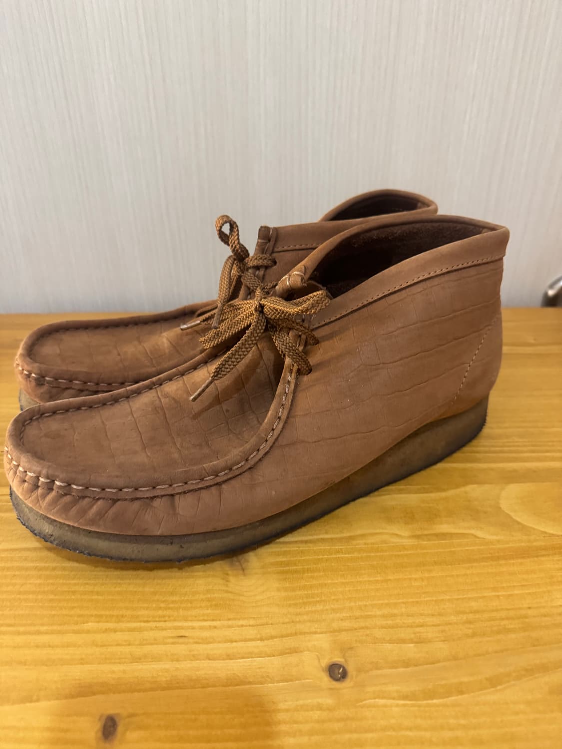 Supreme x clarks wallabee crocodile 슈프림  상품이미지3