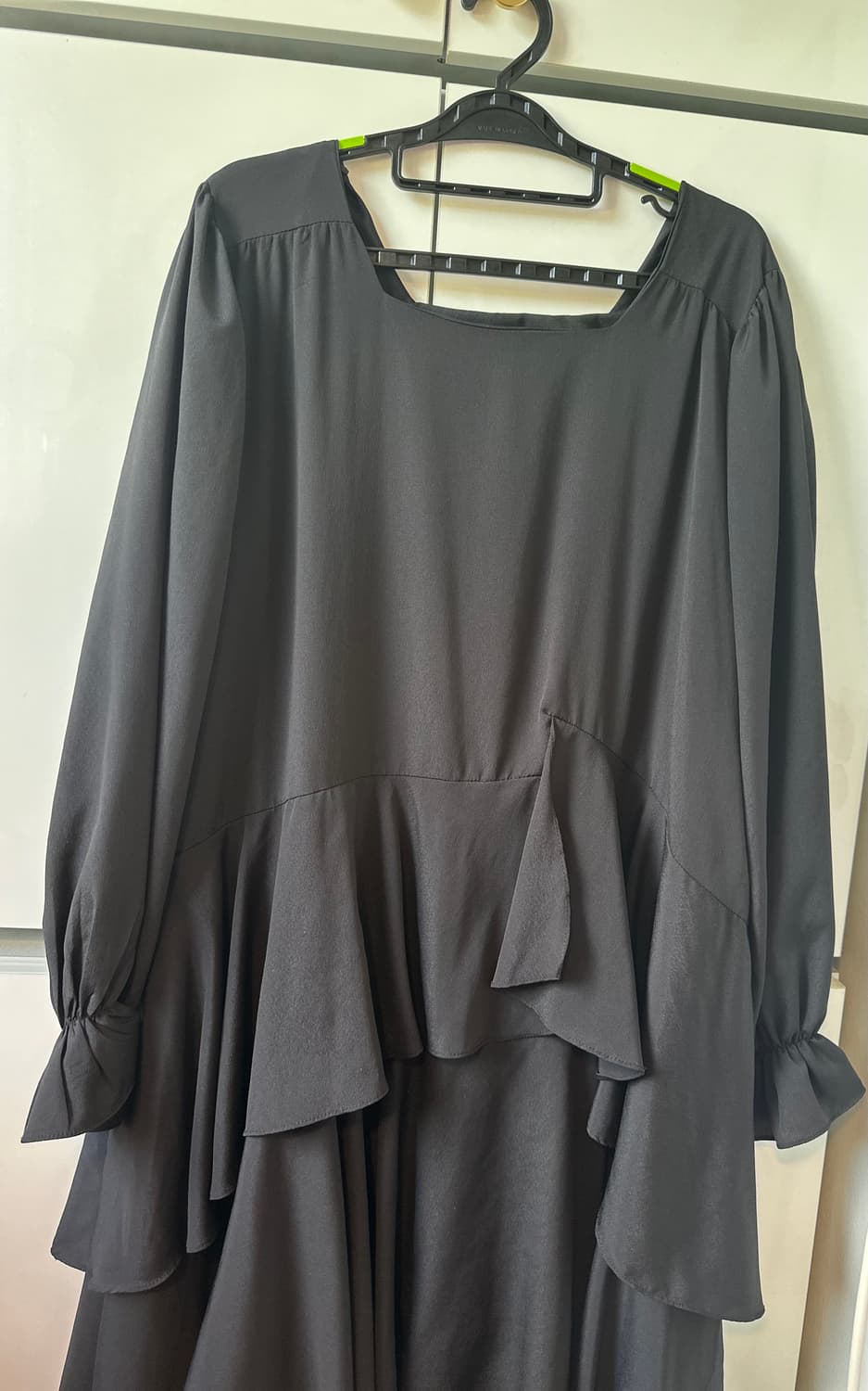 검정색 프릴 롱 원피스검정색 틴트st 상품이미지6