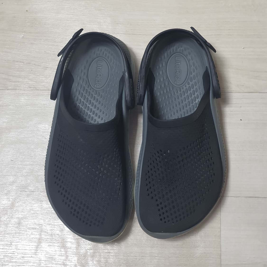 크록스 라이트라이드 클로그 M4/W6 230
 상품이미지3