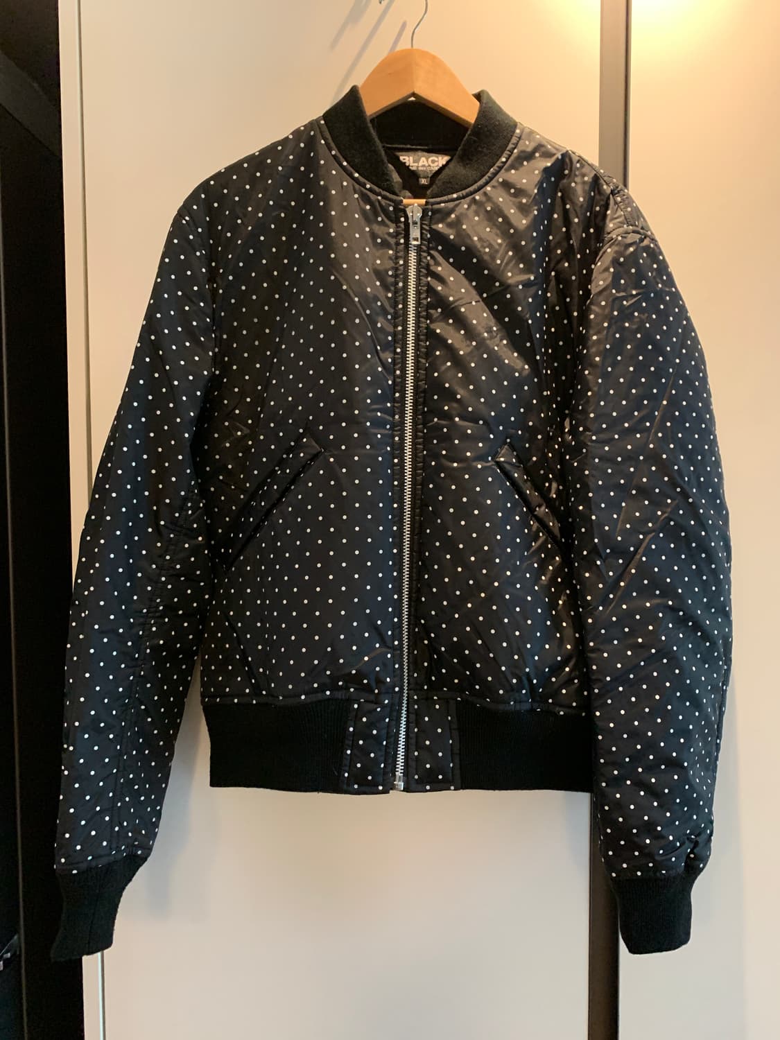 꼼데가르송 블랙 도트 점퍼 xl  상품이미지1