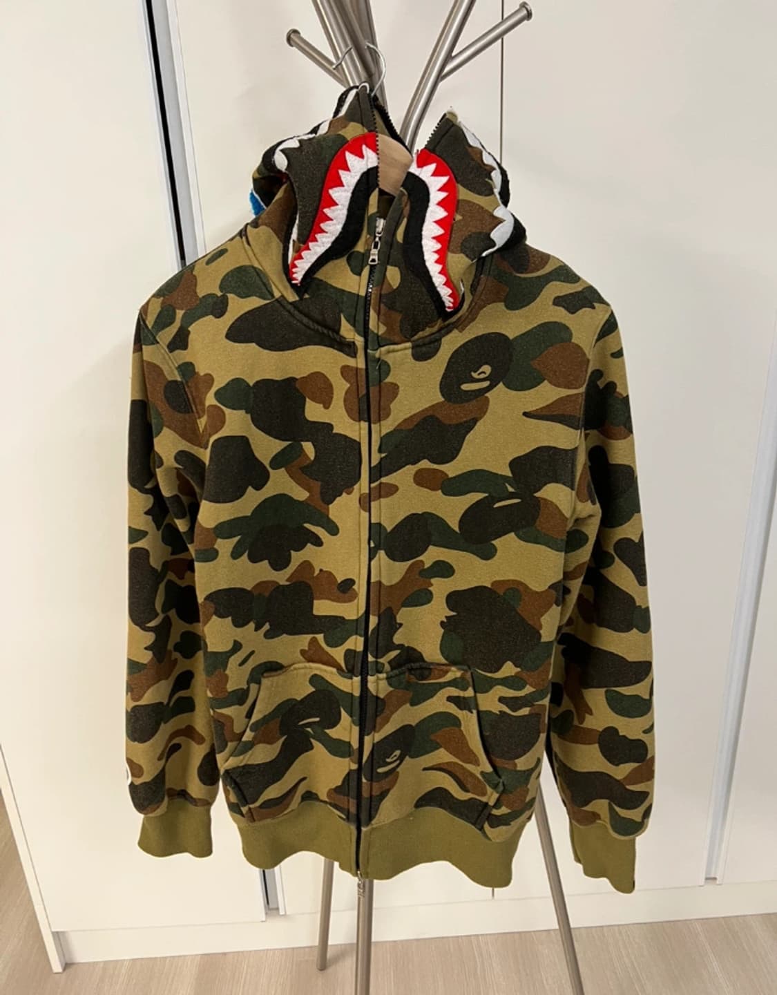 베이프 샤크집업 판매 상품이미지1