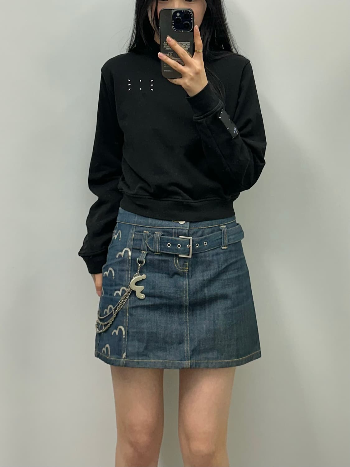 알렉산더맥퀸 블랙 크롭 맨투맨 상품이미지1