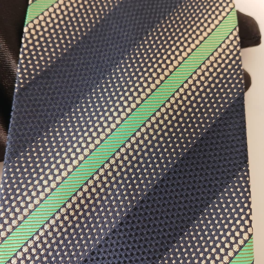 지방시 실크 네이비 스트라이프 넥타이 9.4cm A+등급 A19069
 상품이미지7