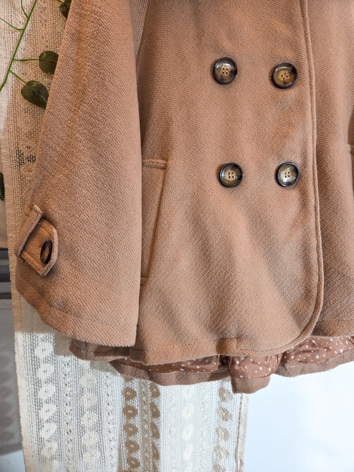 핑크베이지 더블버튼 케이프 코트 상품이미지3