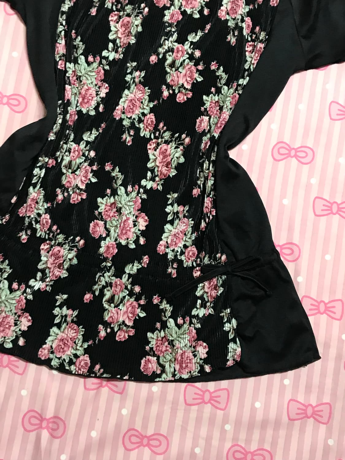 Rosa cheri 플라워 레이어드 블랙 오프숄더 티셔츠 상품이미지3