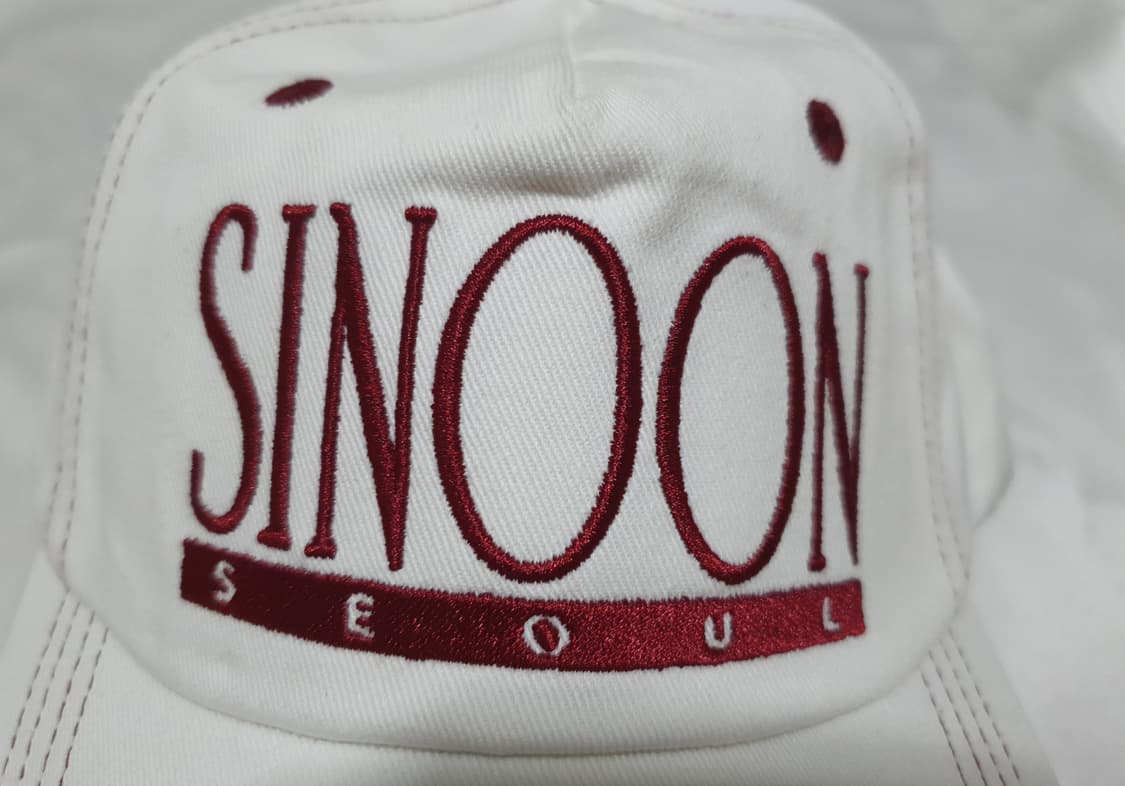 화이트베이지 레드 레터링 sinoon 시눈 볼캡 모자  상품이미지8