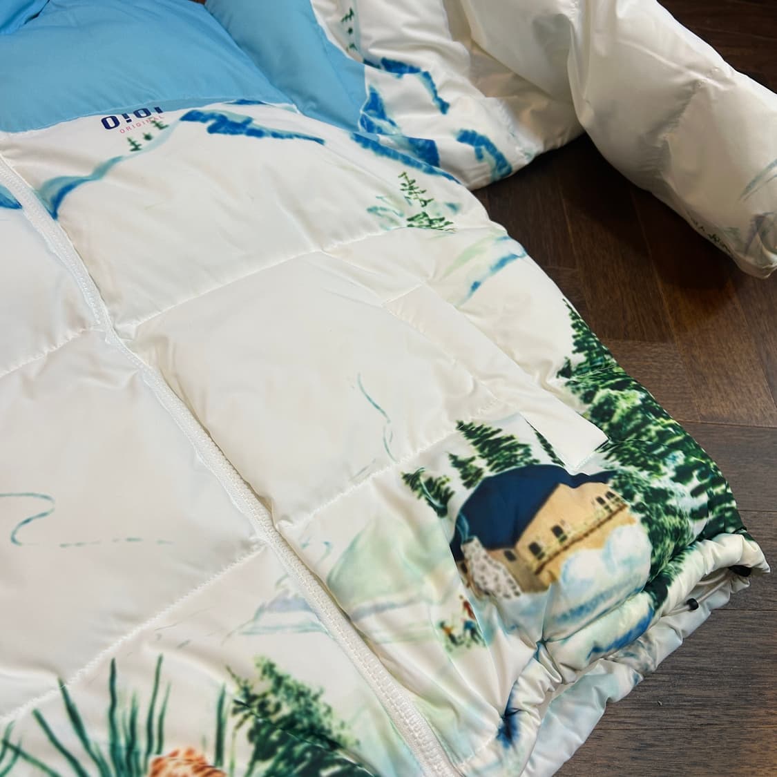 OIOI 오아이오아이 설산패딩 화이트 프린팅 숏패딩 상품이미지3