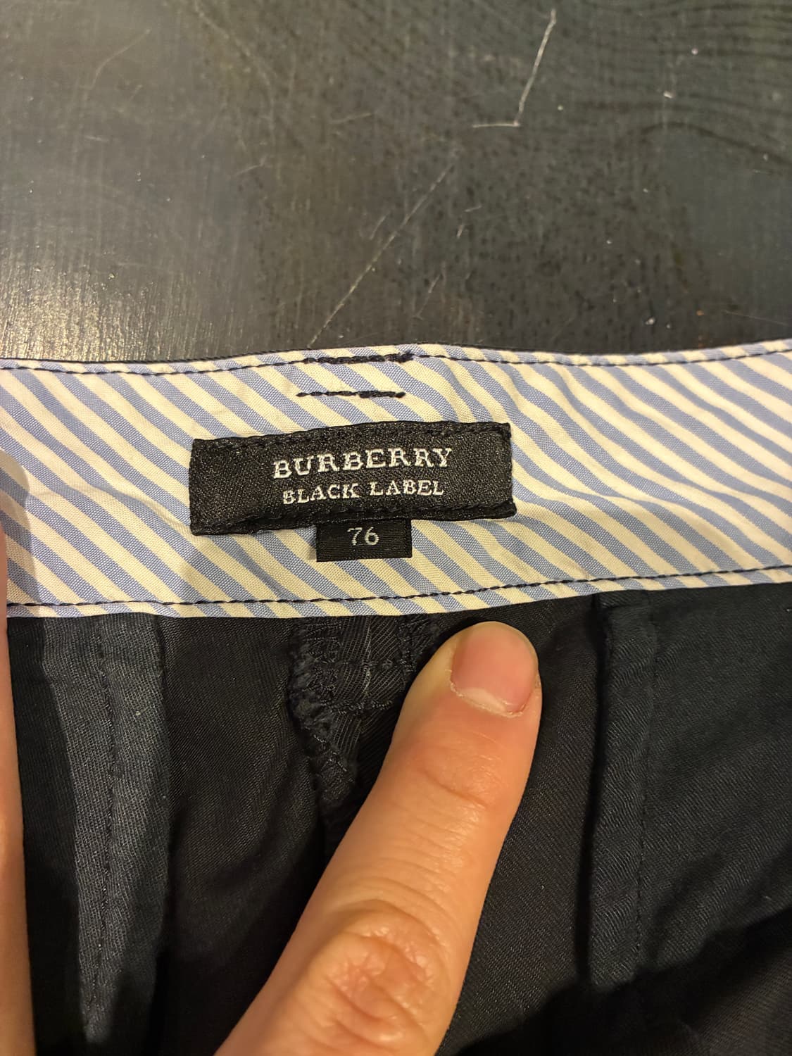 32) 버버리 블랙라벨 부츠컷 치노팬츠 블랙 상품이미지2