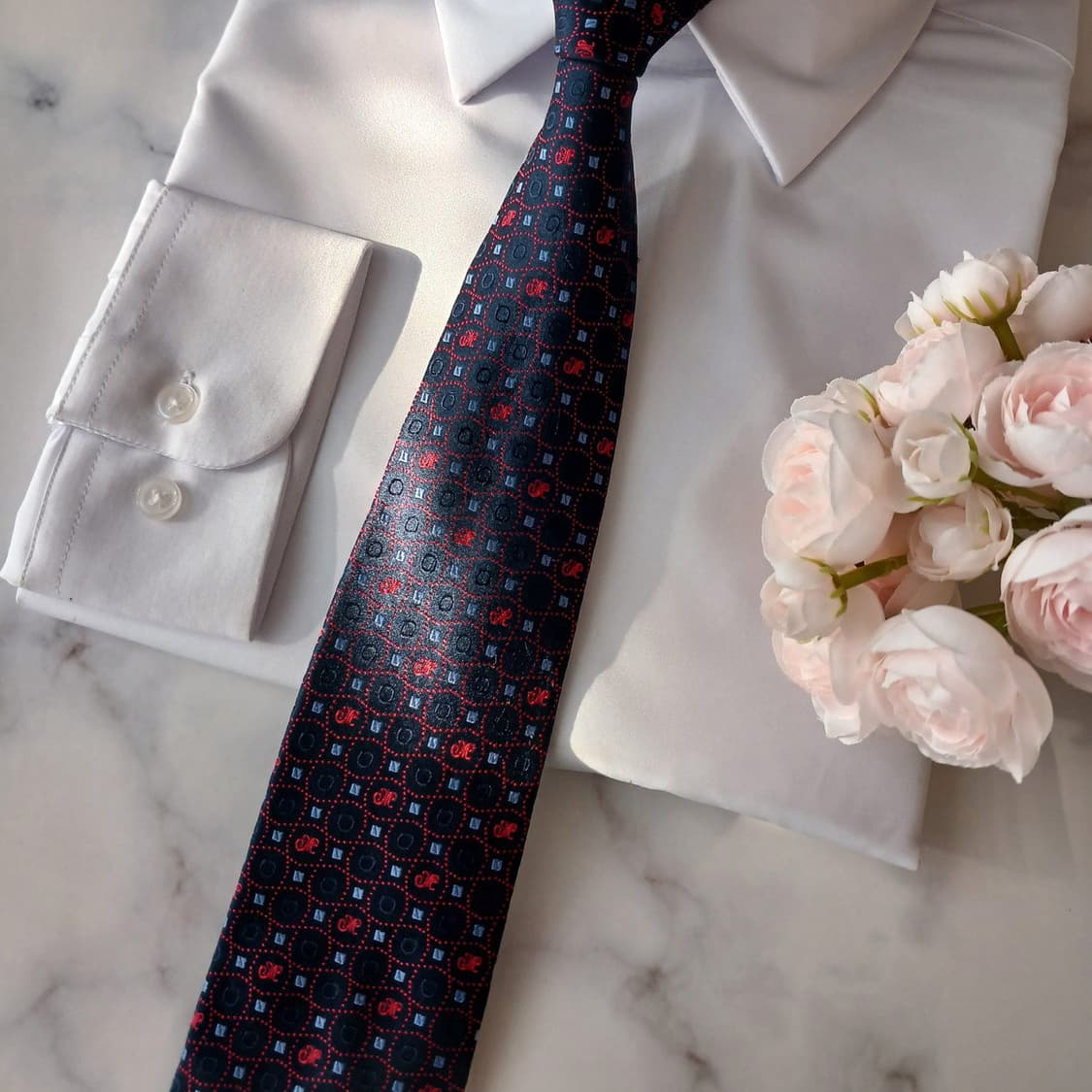 메트로시티 네이비 패턴 실크 넥타이 8.6cm A등급 A19027
 상품이미지5