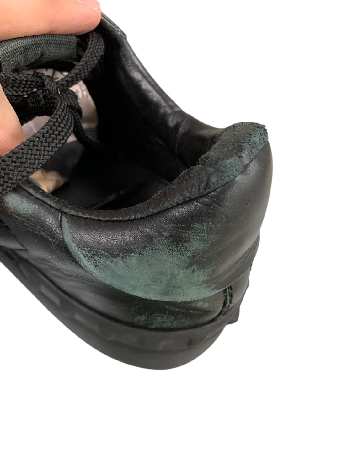 발렌티노 가라바니 락스터드 언타이틀 스니커드 블랙 42(265) 상품이미지9