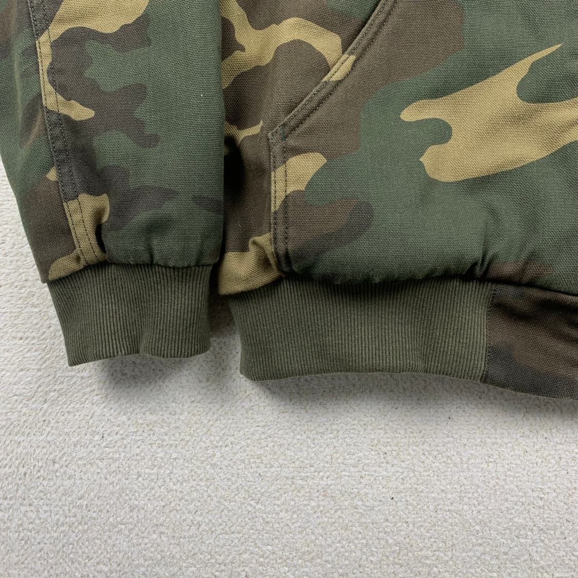 칼하트 WIP 파일 라인드 액티브 자켓 카모 패턴 상품이미지5