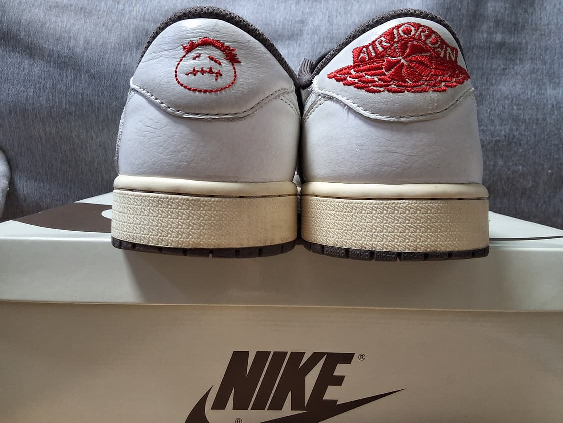 나이키 에어조던1 트래비스 스캇 리버스모카 265 상품이미지5