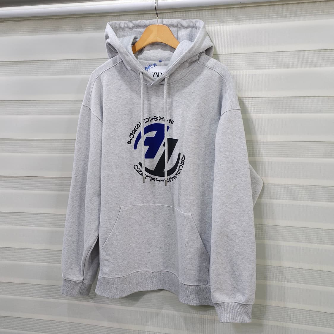 자라 x 아더에러 자수 후드 스웨트셔츠- L-XL 상품이미지1