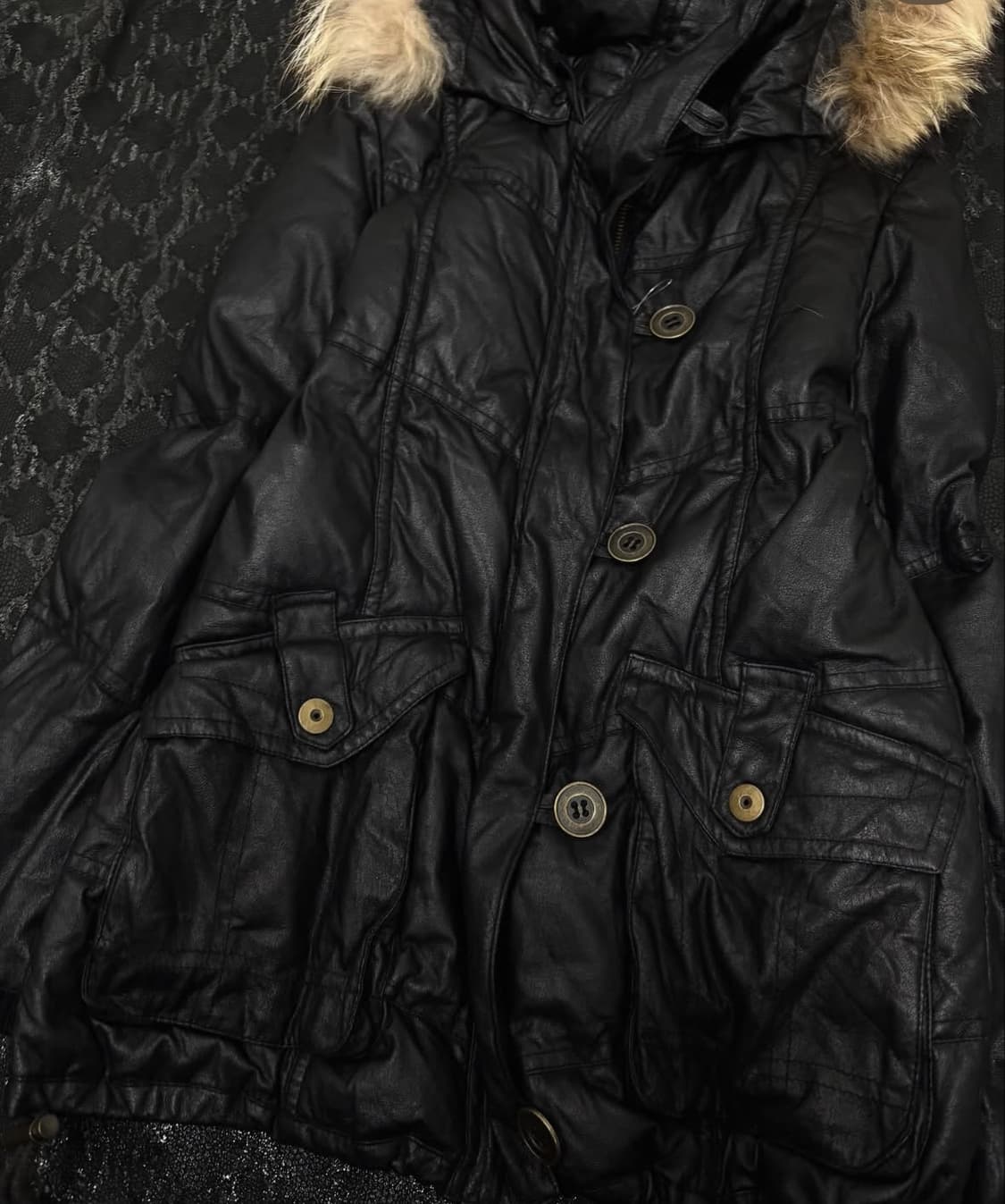 하이넥 디테일 블랙퍼 패딩 상품이미지5