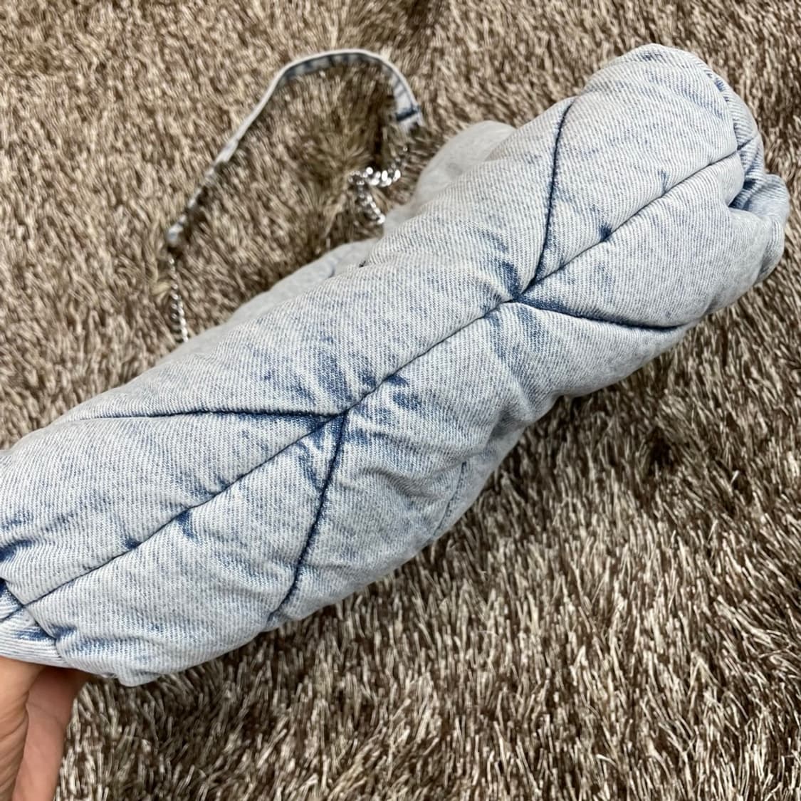 자라 ZARA 연청 데님 퀄팅 숄더백 상품이미지4