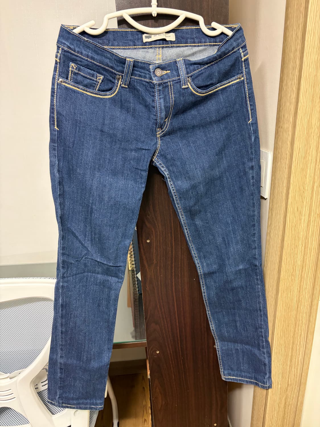 여자 리바이스 524 로우라이즈 스키니진 상품이미지1