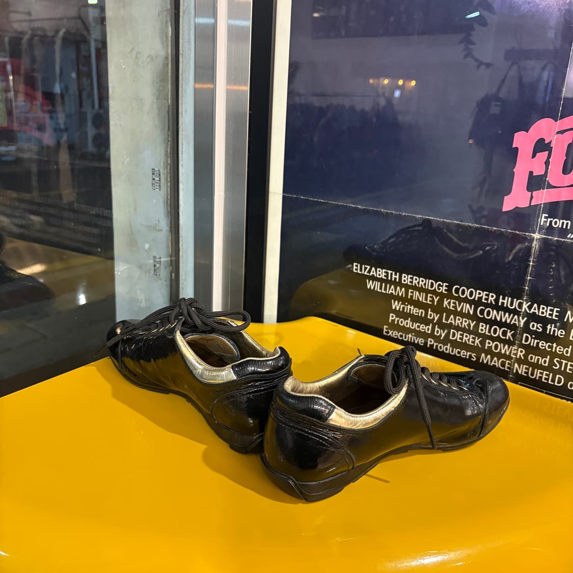 프라다 블랙 에나멜 레더 스니커즈 상품이미지9