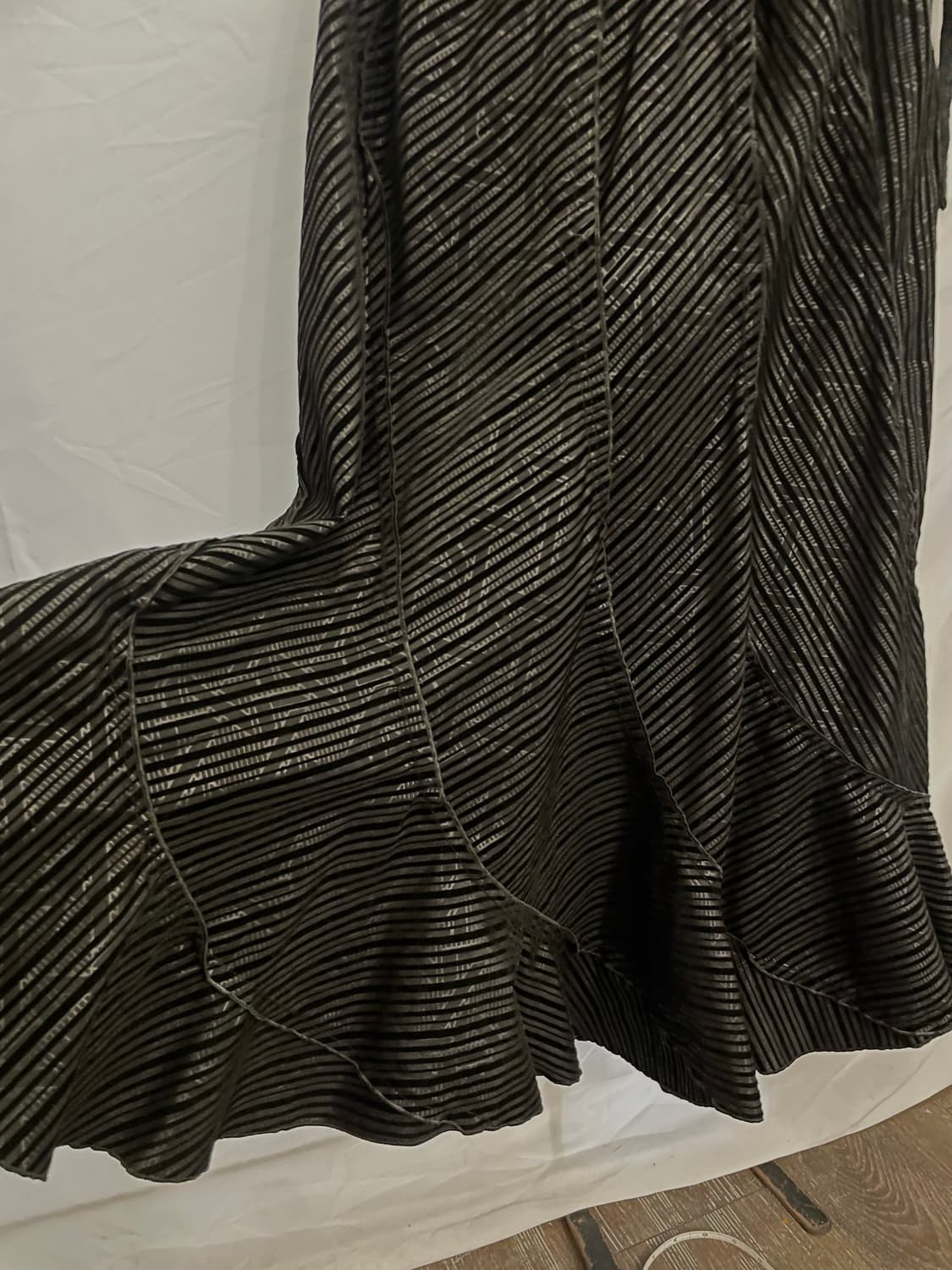 벨벳 줄무늬 블랙 롱스커트 상품이미지3