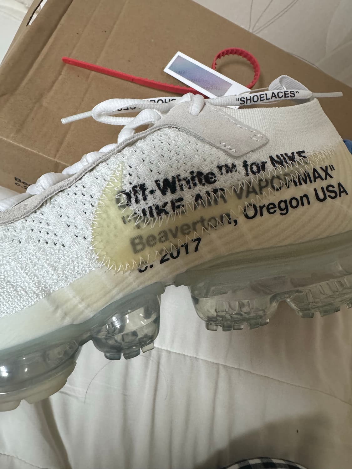 나이키 x 오프화이트 에어 베이퍼맥스 V2 화이트 상품이미지2