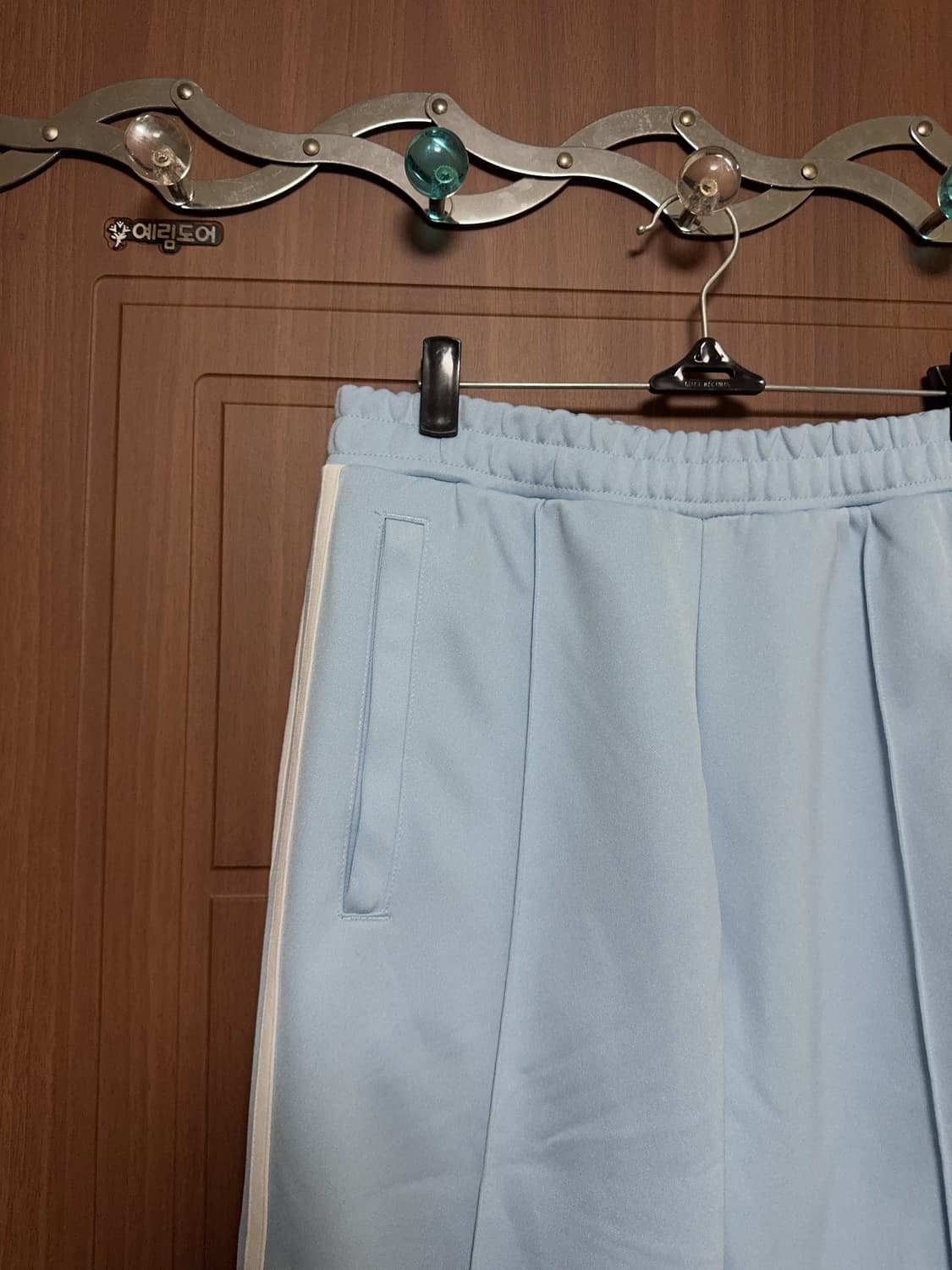 서브컬쳐 널디 nerdy 아디다스 스카이블루 트레이닝 바지 트랙팬츠 상품이미지3