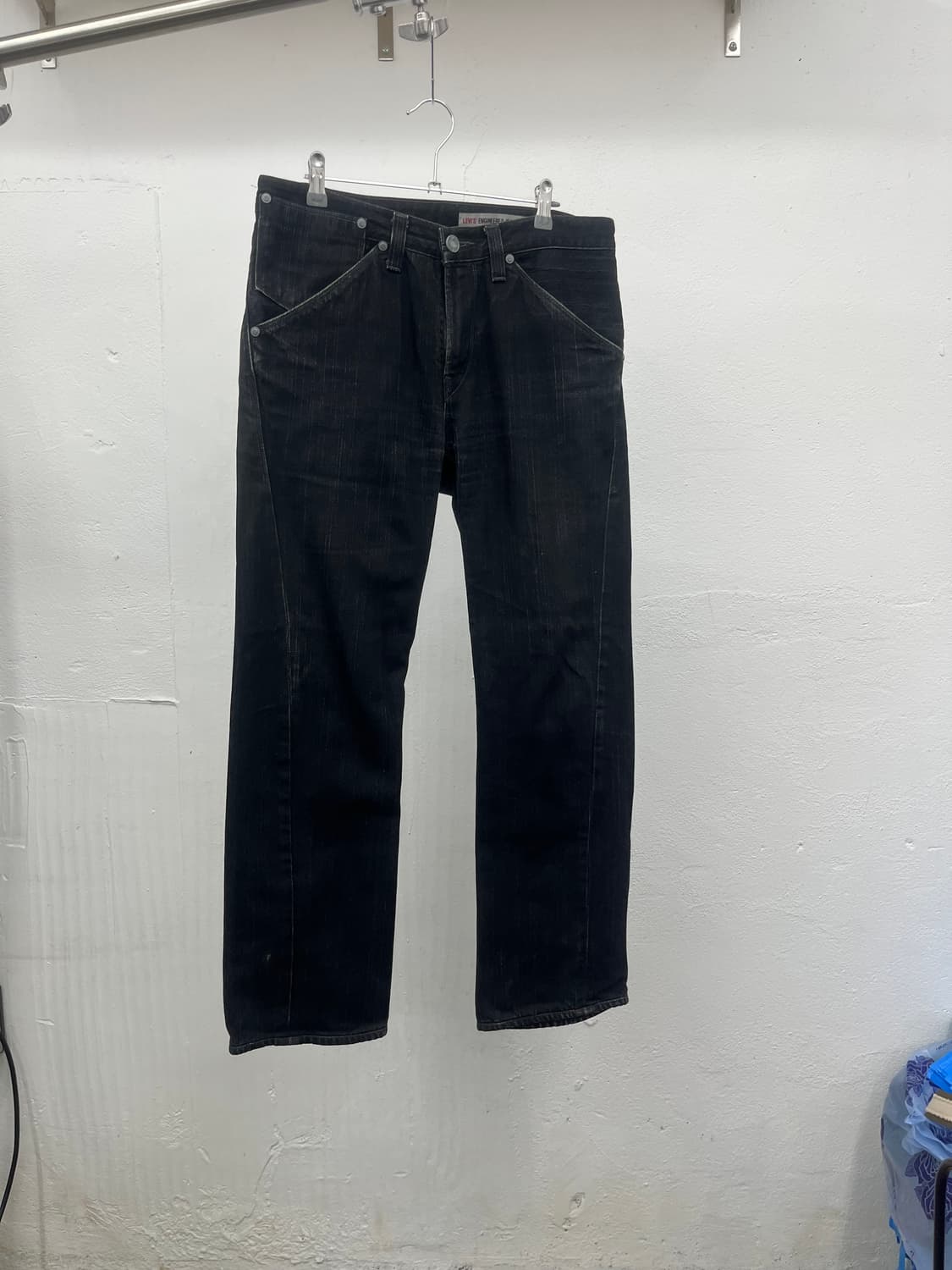 33) LEVIS ENGINERED BLACK JEANS 상품이미지1