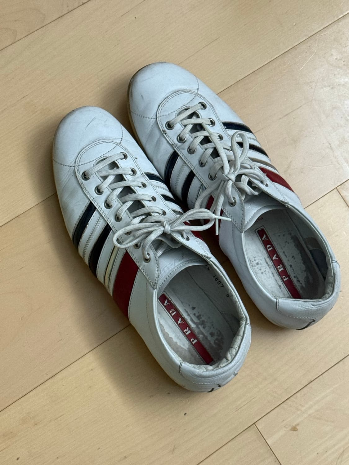 프라다 빈티지 스니커즈 상품이미지1