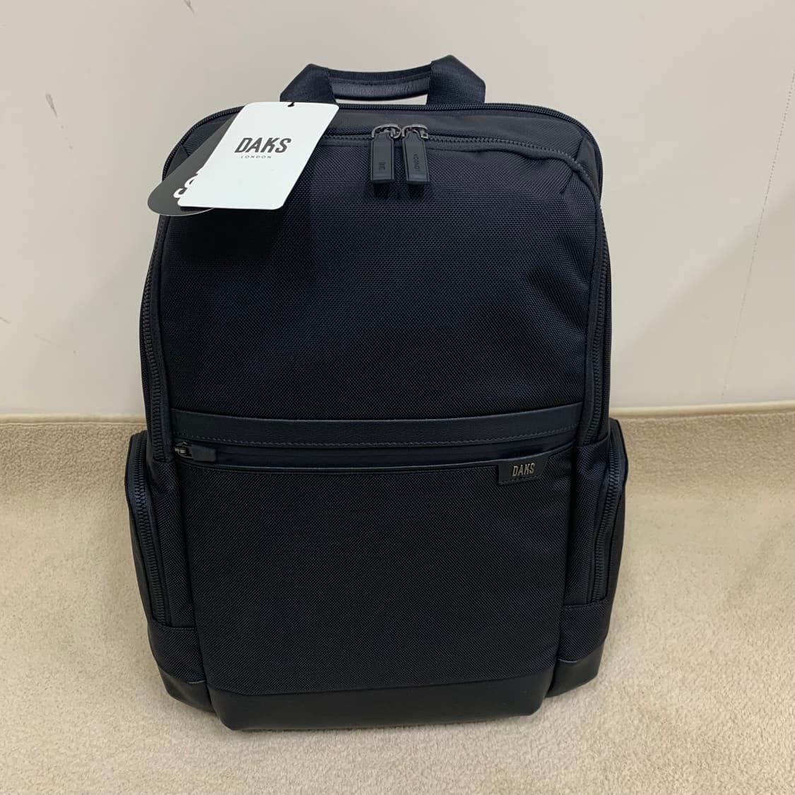 [새상품] 닥스ACC 아폴로 CUBE 백팩(블랙) 직장인백팩 가방 상품이미지1