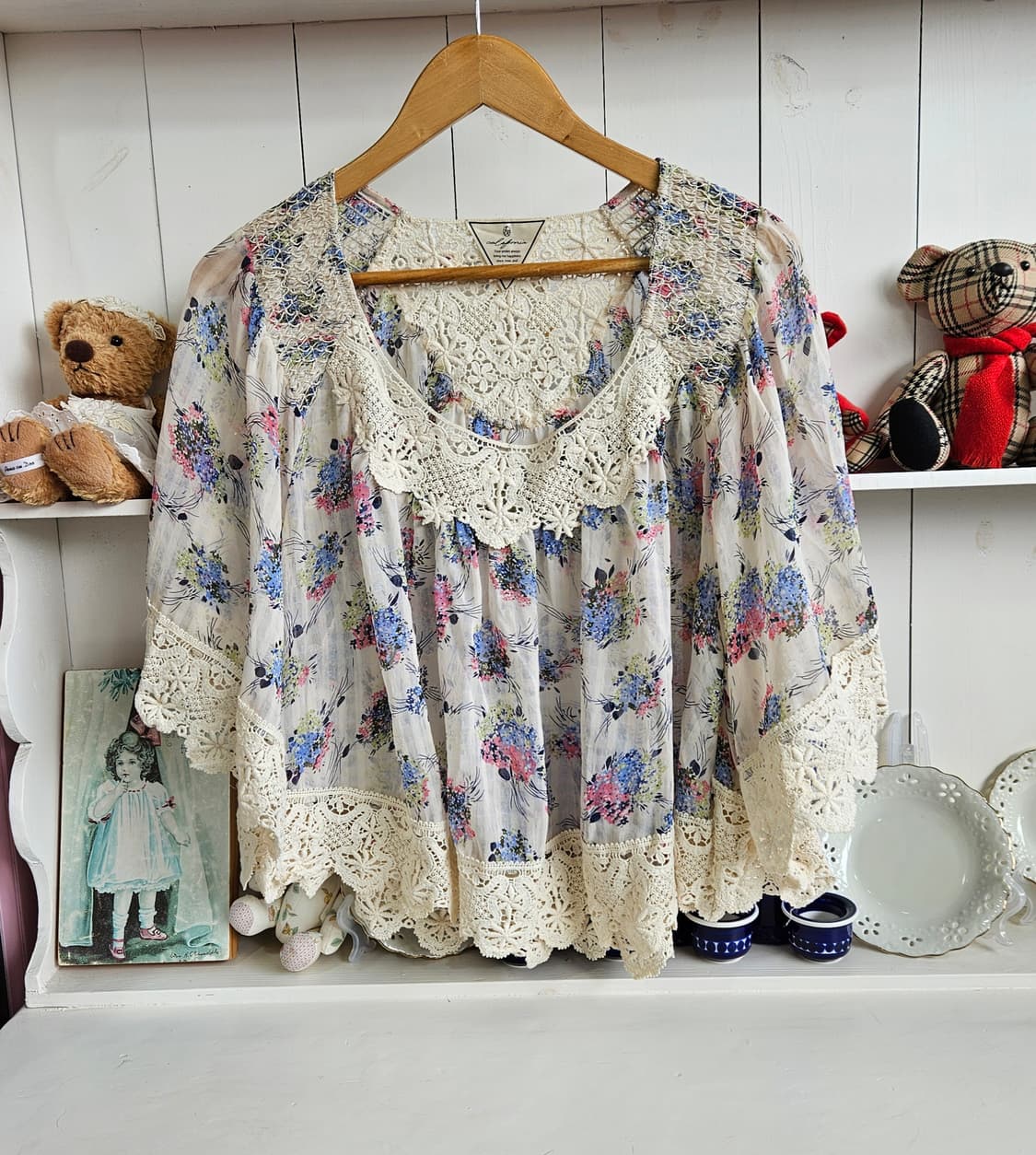 0327플라워 레이스 케이프 블라우스 상품이미지1