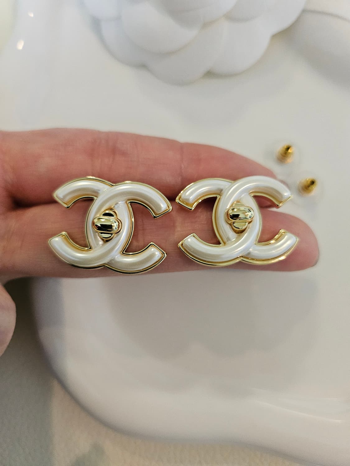 샤넬 CC로고 턴락 금장 귀걸이 업사이클링  상품이미지6
