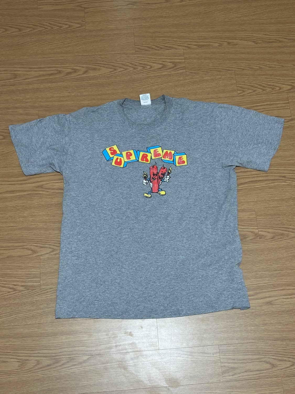 슈프림 다이너마이트 회색 반팔 티셔츠 M 상품이미지1