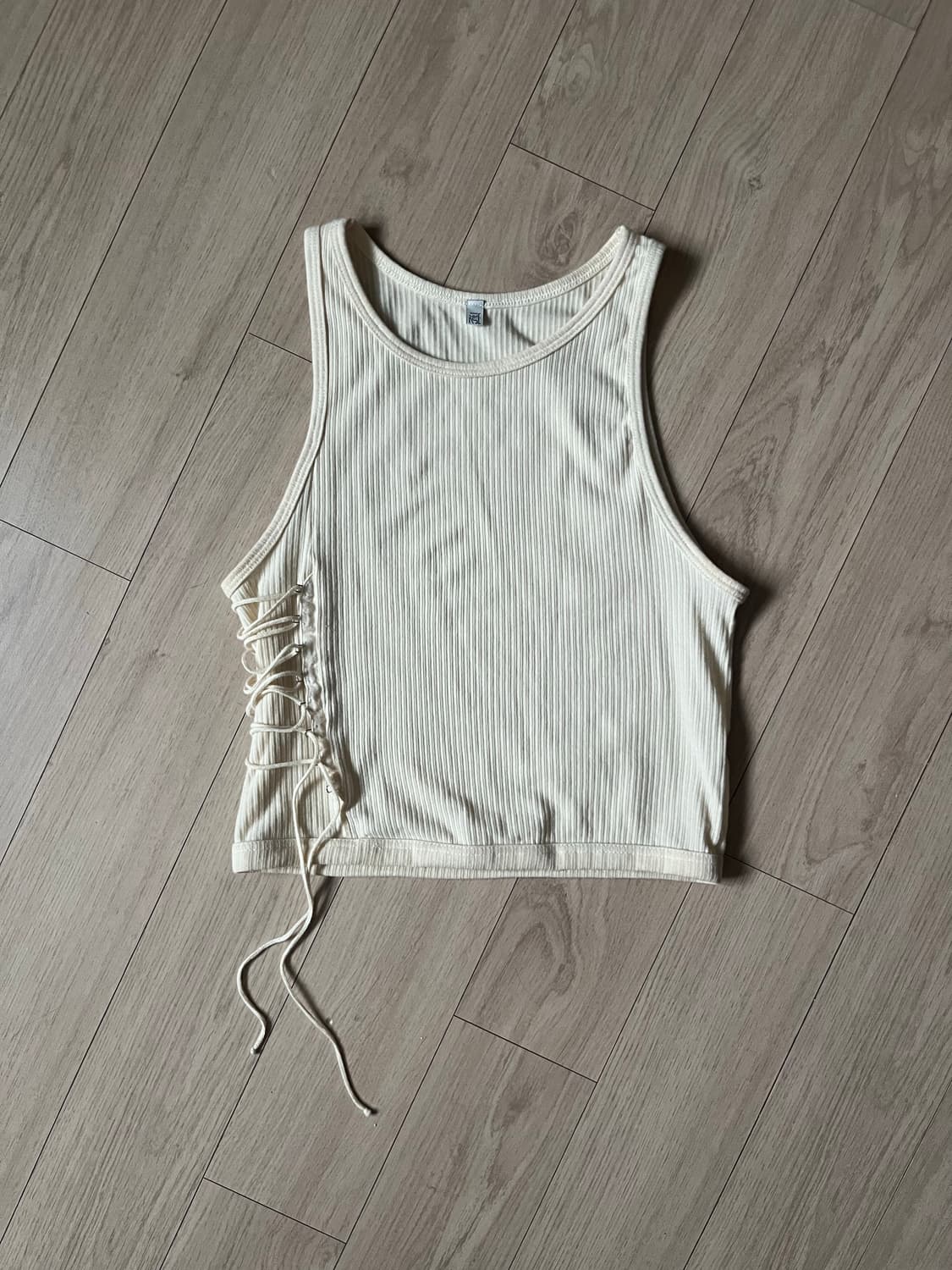 베이스레인지 베이지 레이스업 슬리브리스 상품이미지1