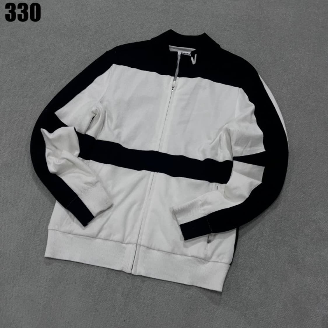 볼빅 화이트 블랙 집업자켓  상품이미지1