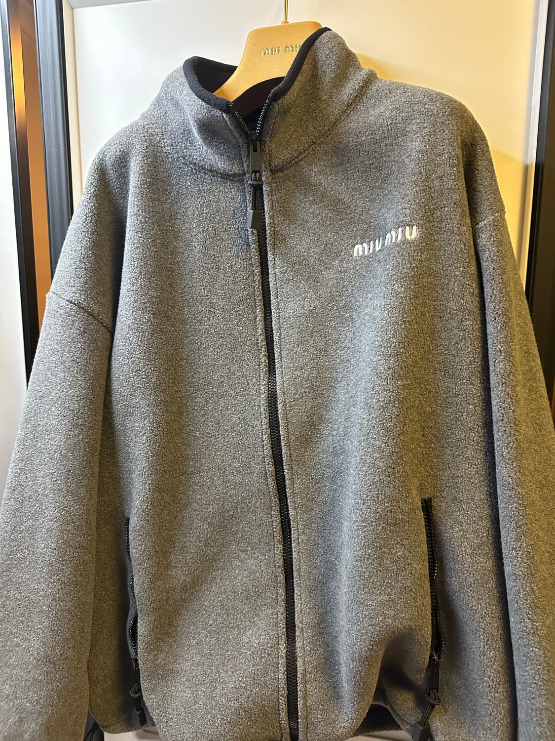 미우미우 플리스 M 상품이미지1