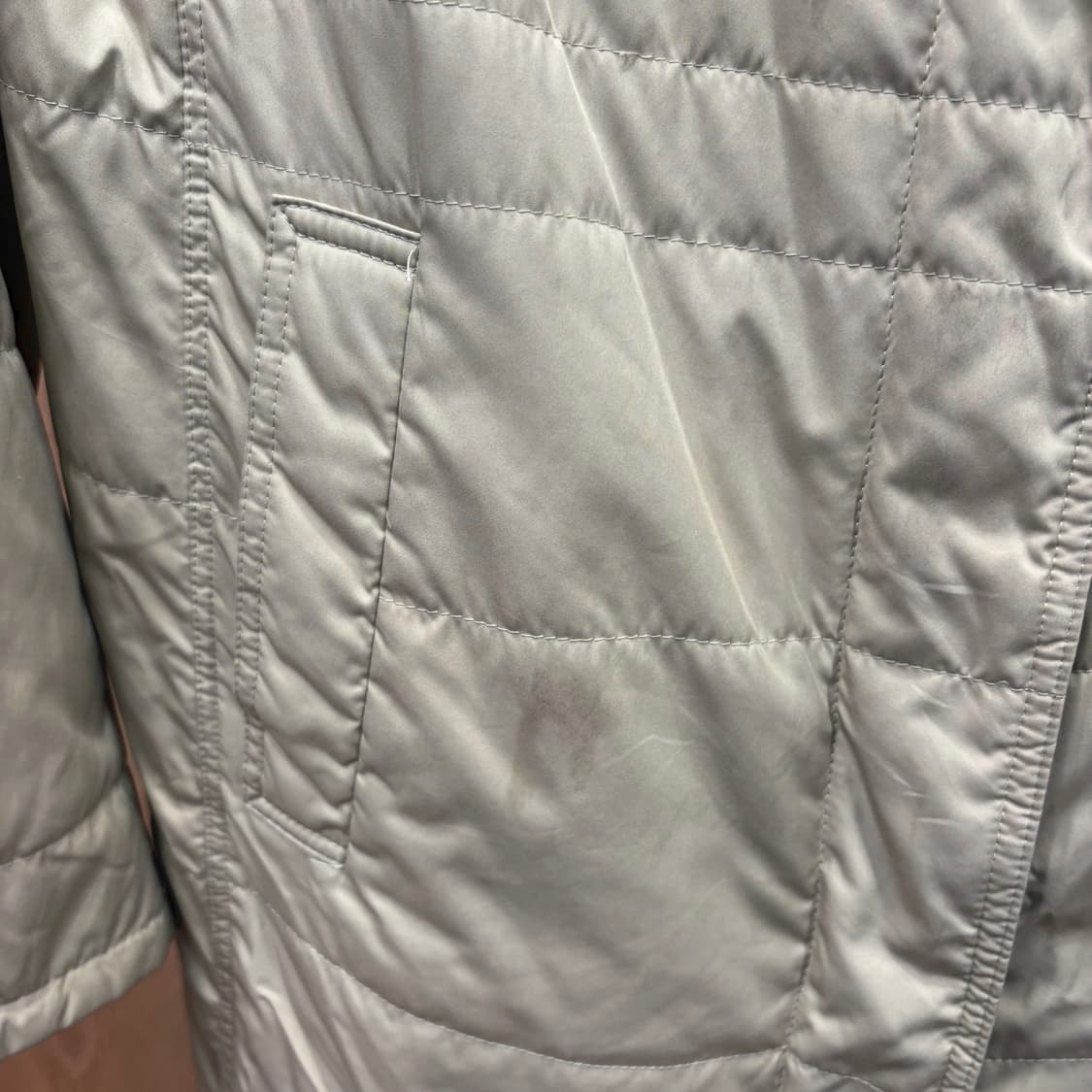 버버리 런던 하이넥 미디 경량 패딩 점퍼 클래식 체크 안감 디테일 베이지 상품이미지8