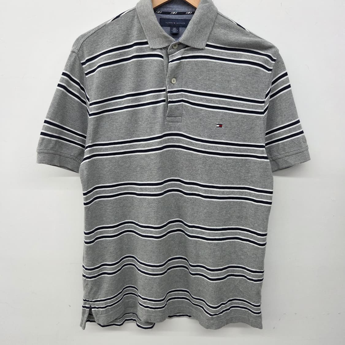 타미힐피거 스트라이프 카라티 그레이 남m 상품이미지2