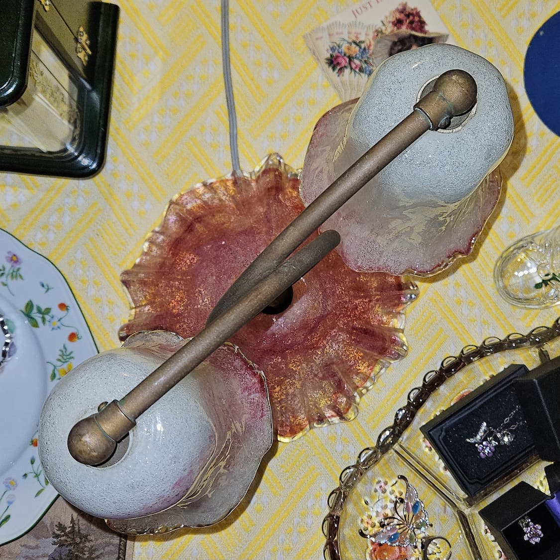 1960s 이와타 핑크 아트글라스 2구 엔틱 조명

 상품이미지7